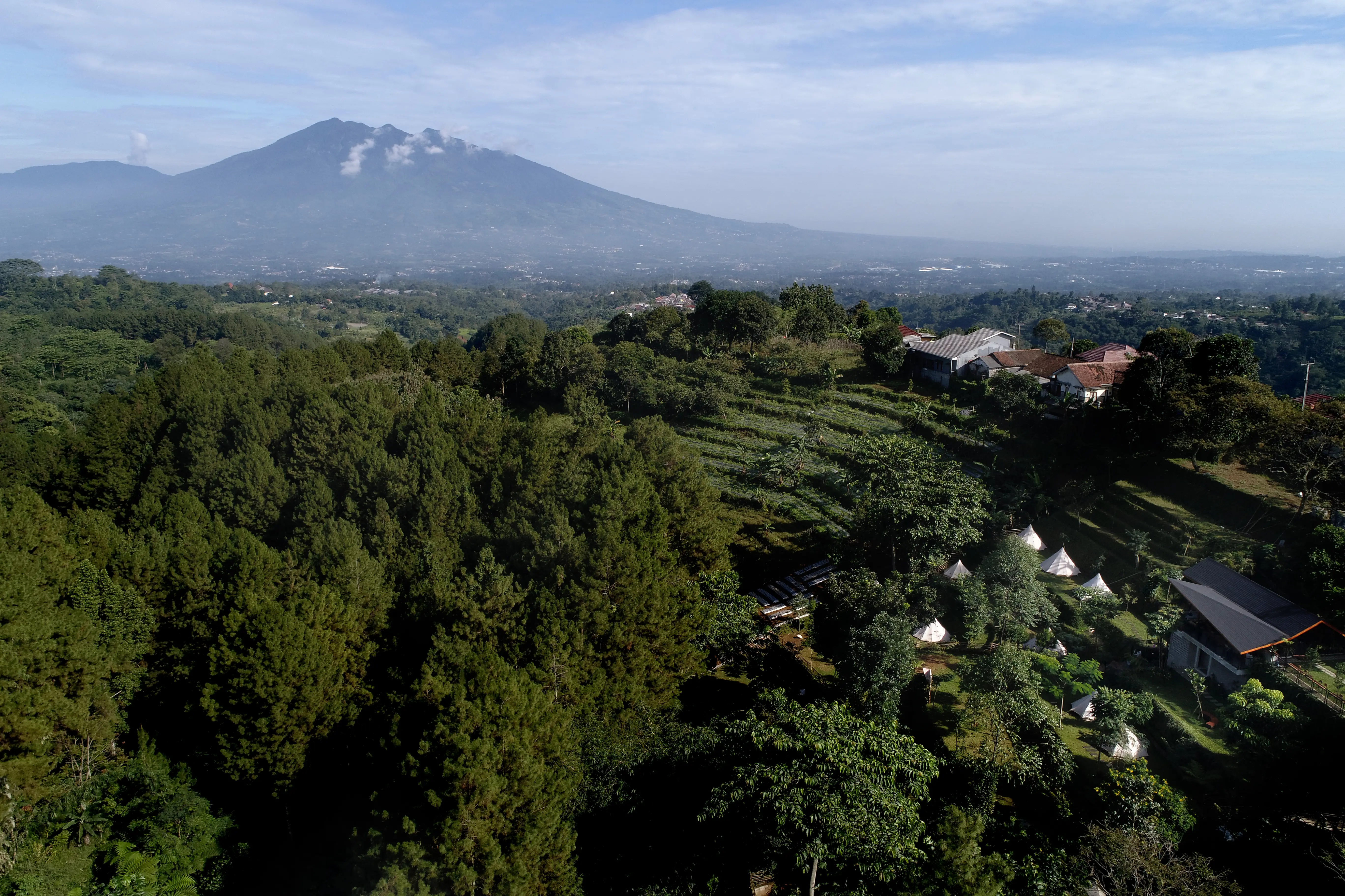 Glamping Punjul Hill Camp di bawah kaki Gunung Pangrango